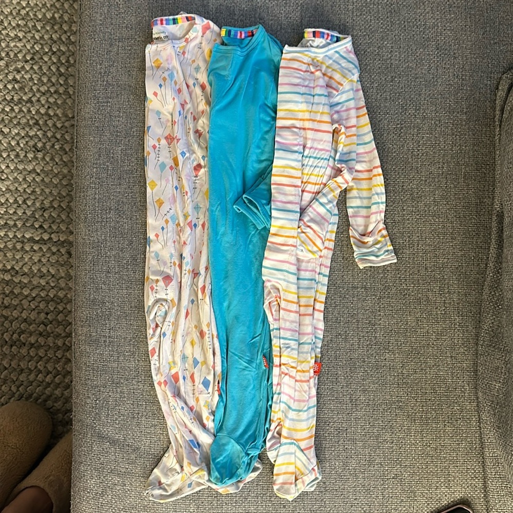 Magnetic Me 🧲 footie bundle unisex 3-6, 6-9 mos